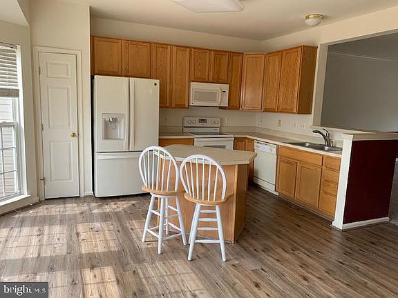 5th image of 1297 Corbett Pl