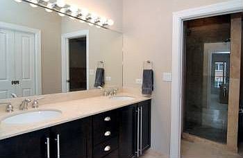 4th image of 1408 W Grand Ave #4