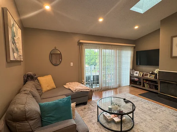 268 Kempsey Dr, North Brunswick, NJ 08902