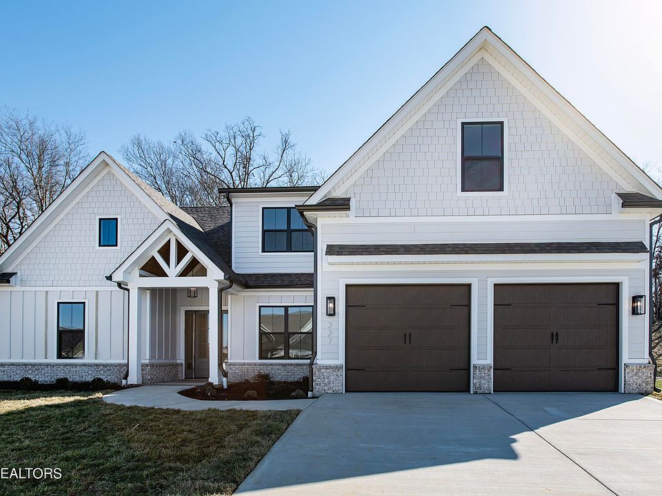 1st image of 227 Clover Cir