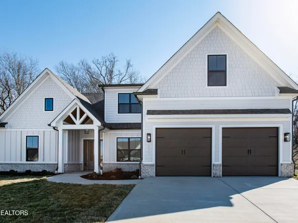 227 Clover Cir, Lenoir City, TN 37772