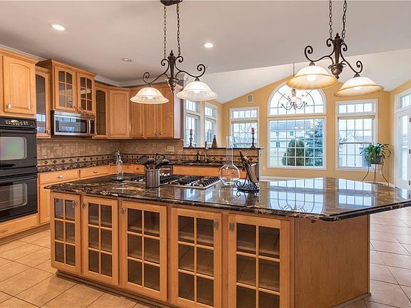 4th image of 6200 Country Walk Ct