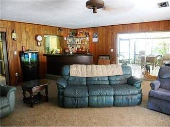 5th image of 517 E Lake Dr