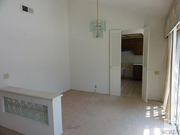 4th image of 349 Greenmeadow Ave