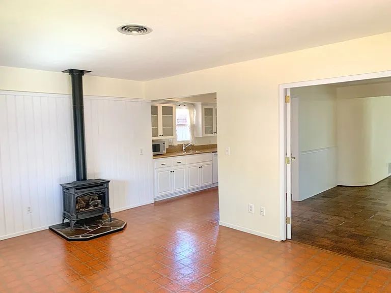 140 G Ave — Photo 9