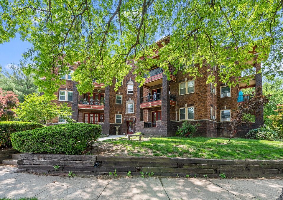 1st image of 2732 Charlotte St APT 202