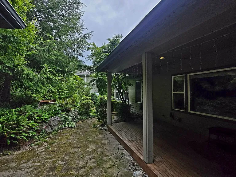 81 Mount Constance Way — Photo 39