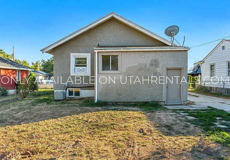 250 Franklin St — Photo 17