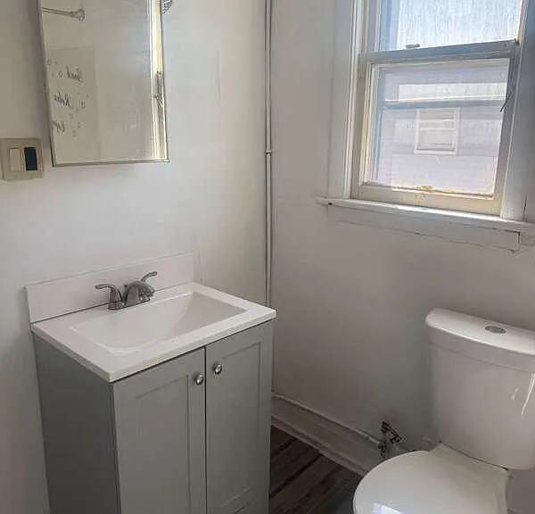 476 Hudson Ave #3 — Photo 3