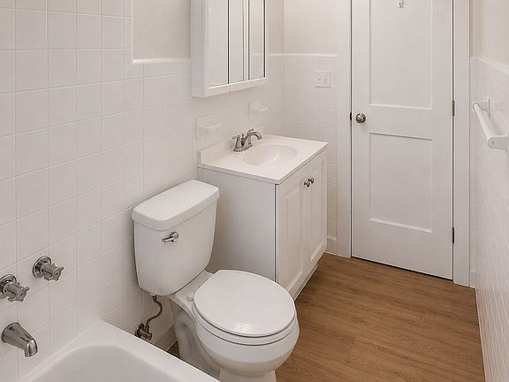 4th image of 1644 SW 2nd St #5