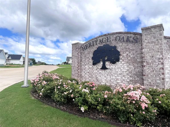 2423 Pecan Crossing Ct, Brenham, TX 77833