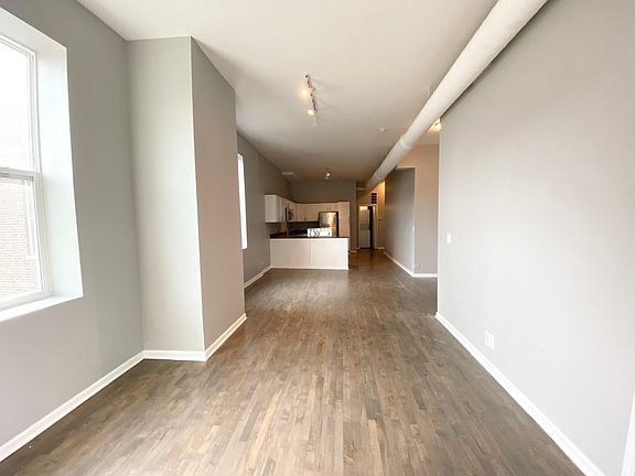 5th image of 1431 N Milwaukee Ave #304
