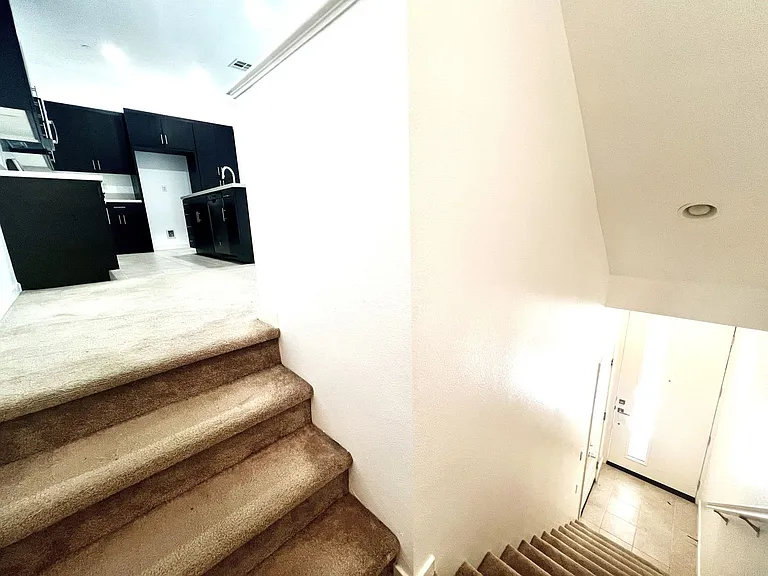 730 Brooklyn Dr — Photo 4