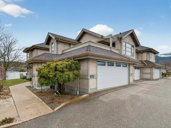 111 Harbourfront Dr NW #2, Salmon Arm, BC V1E 1A3