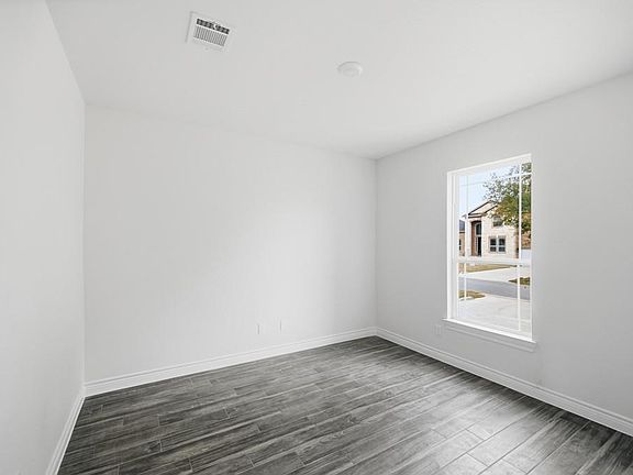 4th image of 16503 Boston Post Rd