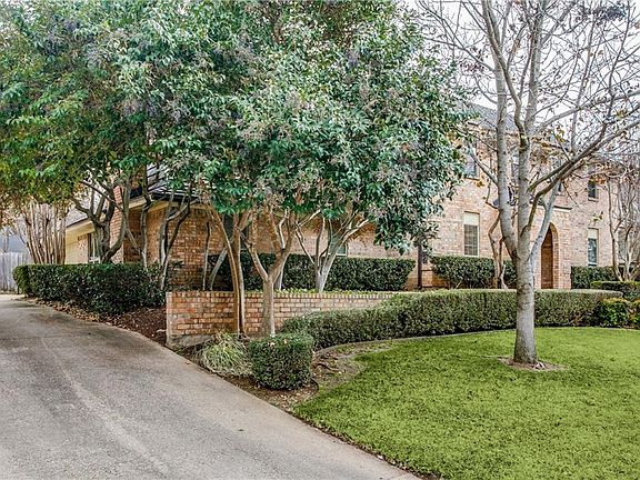 3rd image of 2805 Marquis Cir E