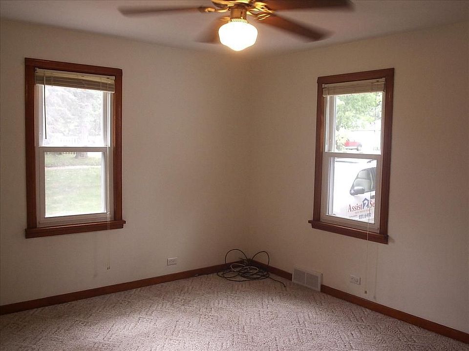 2nd image of 725 Wedgewood Ave