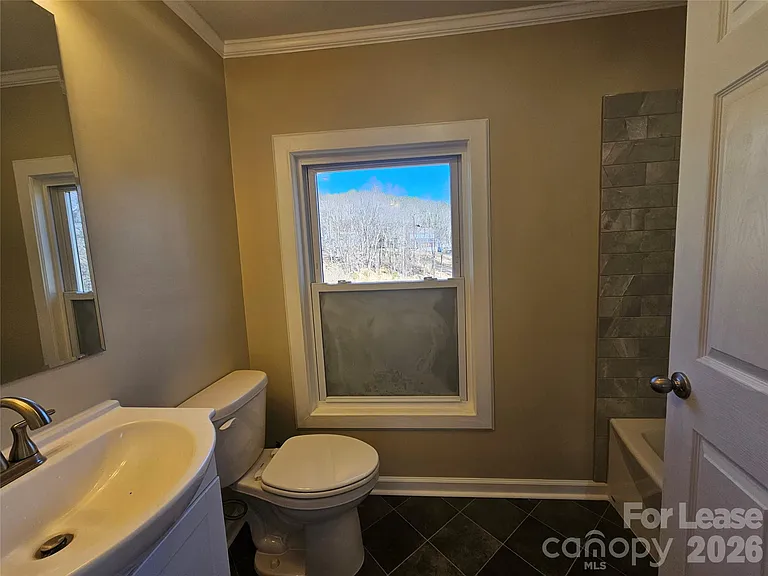 208 W Main St — Photo 11