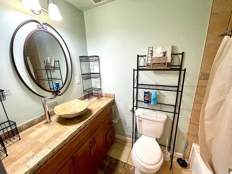 1341 Devonshire Ct — Photo 9