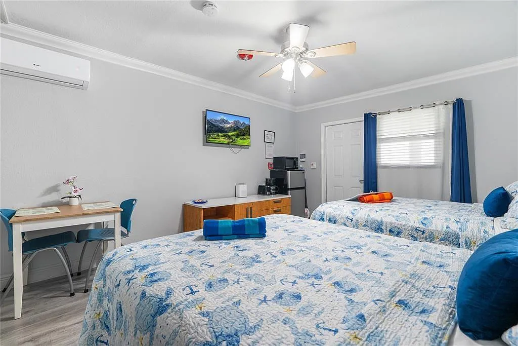 Studio, 1.0 bath, 3806 sqft, $1,300 — Photo 3