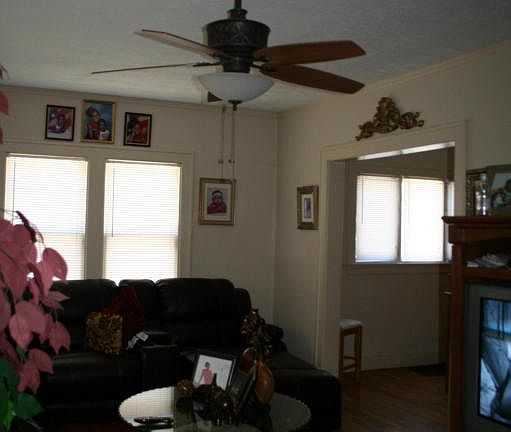 5th image of 728 Ardmore St SE