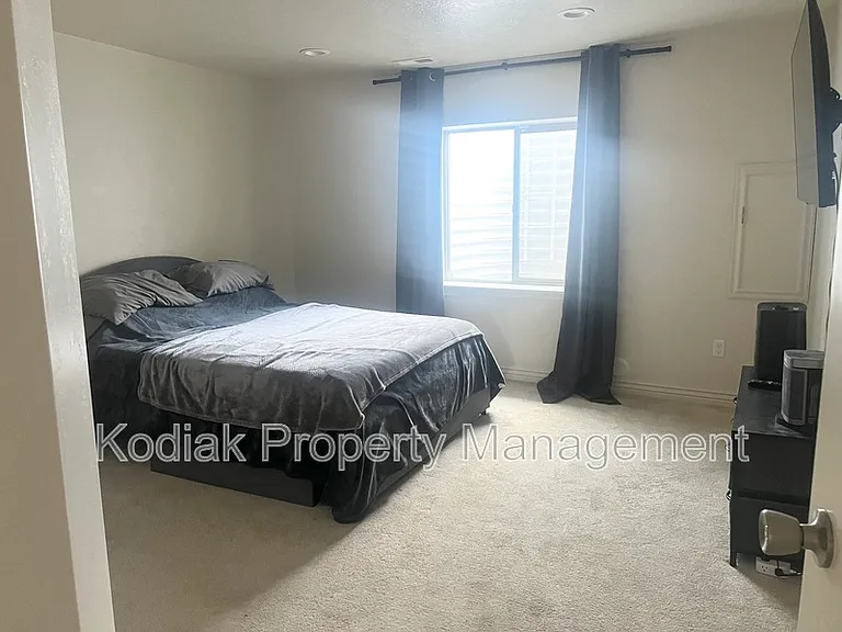 11114 S Aspen Gate Ct — Photo 17