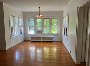 50 Lincoln Ave #2S, Riverside, IL 60546