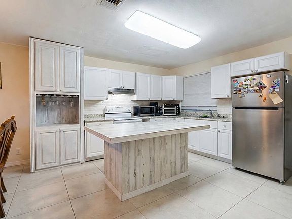 3rd image of 5500 McPherson Rd Unit 19