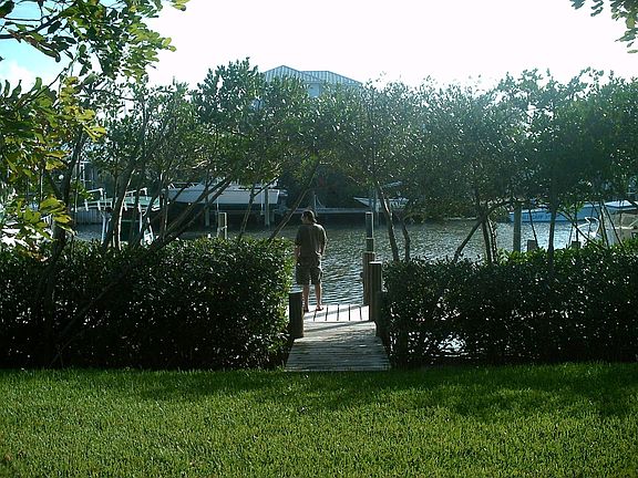 Marina - canal w/deep water access