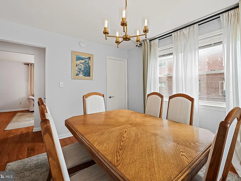 139 Hawaii Ave NE — Photo 5