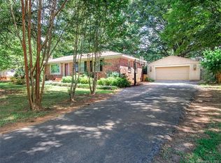 8430 Vagabond Rd, Charlotte, NC 28227