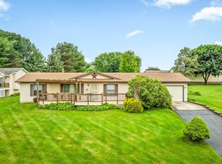 63 Delburne Dr, Davis, IL 61019