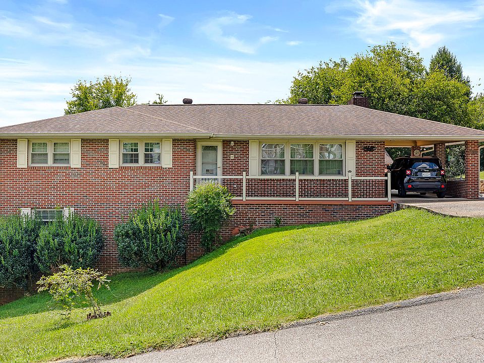 1st image of 10 Coburn Dr