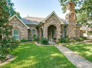 836 Shady Lake Dr, Bedford, TX 76021