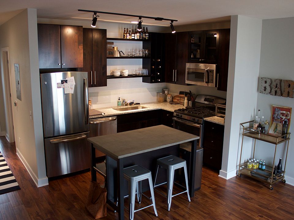 1st image of 1805 W Argyle St APT 6B