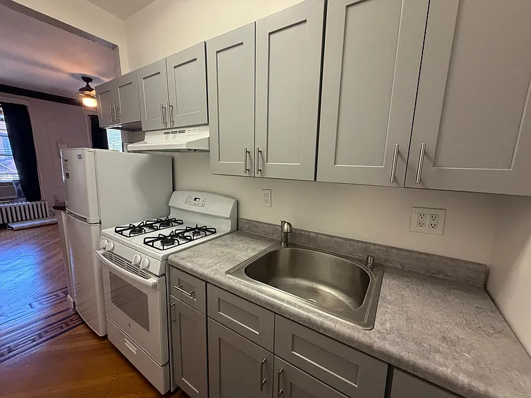 528 Bloomfield St #3 — Photo 1