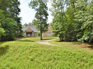2752 Brittany Dr, Lenoir, NC 28645