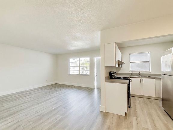 3rd image of 1825 Johnson St #104
