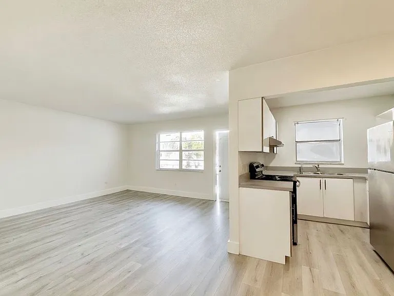 1825 Johnson St #104 — Photo 3