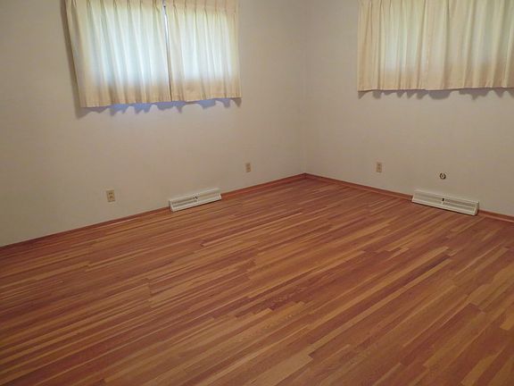 4th image of 2520 Newton Ave #12
