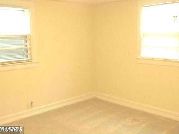 4th image of 2736 Woodley Pl