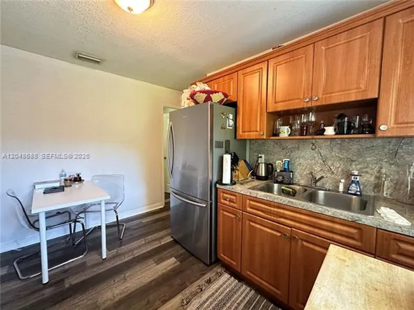3611 Oak Ave #3611, Miami, FL 33133