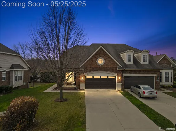 21118 Lilac Ln, Clinton Township, MI 48036