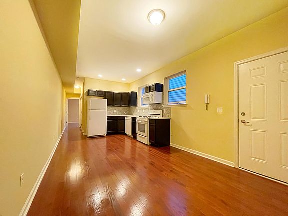 2nd image of 1212 Wallace St #3