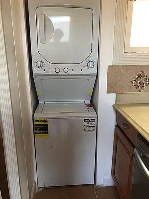 Rented by B.Belinda Realty LLC. | media 17