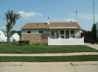1128 Sussex Dr, South Bend, IN
