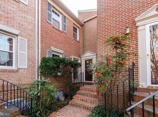 2115 N Lincoln St, Arlington, VA 22207