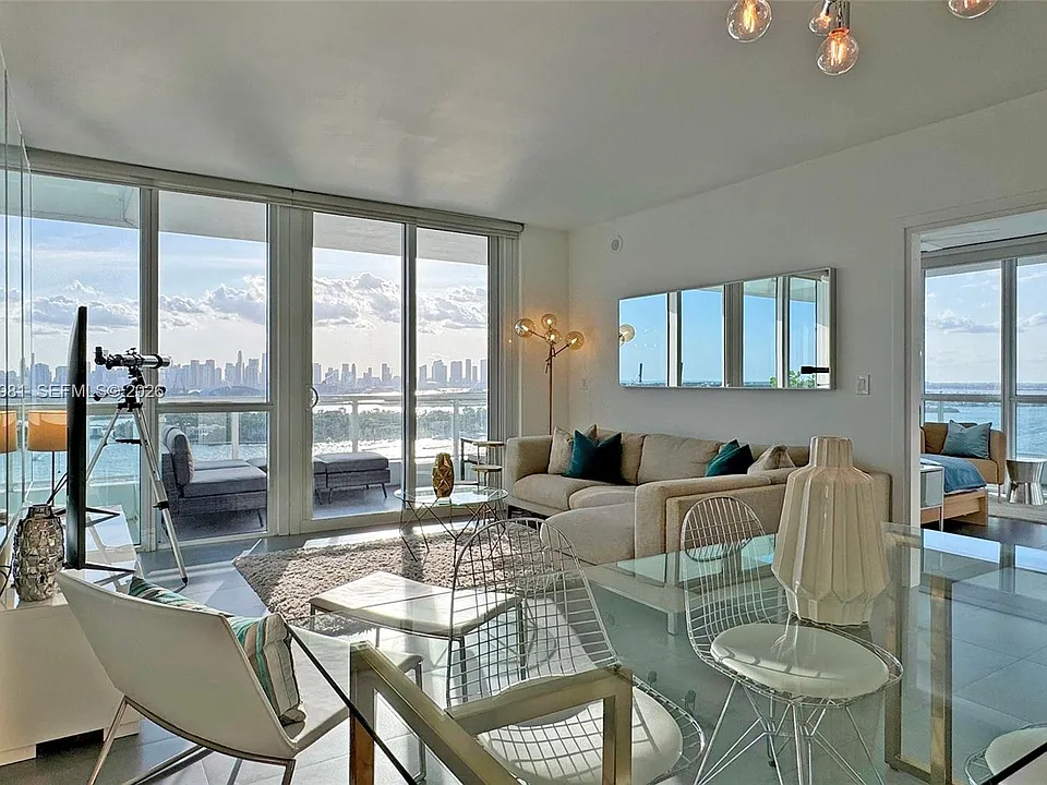 540 West Ave #2114