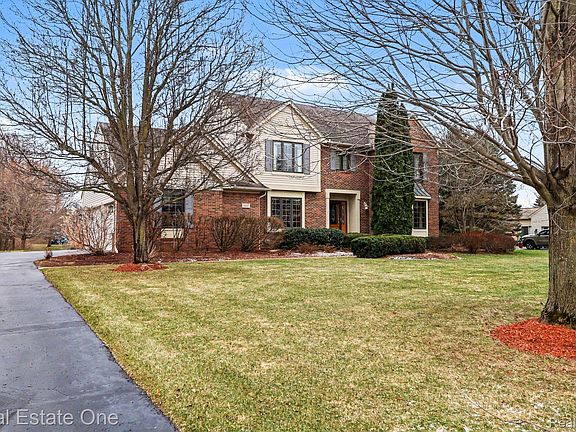 2nd image of 5045 Ashford Rd