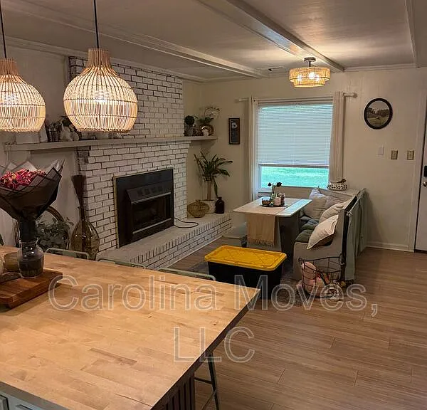 1004 Blanton Pl — Photo 7